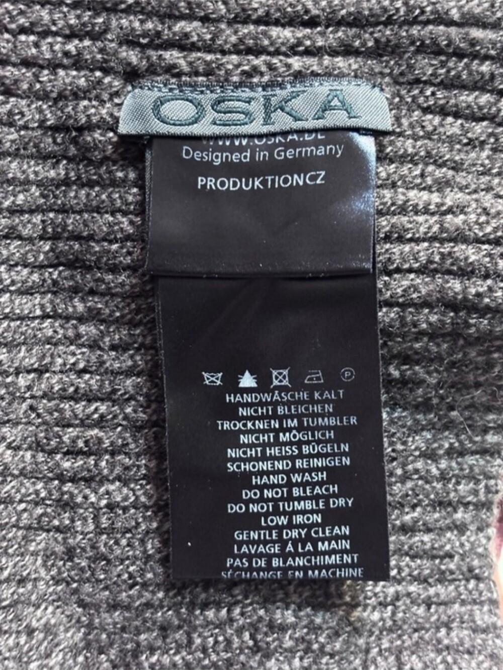 OSKA Ribbed Knit Colorblocked Long Wool Scarf - Picture 4 of 6